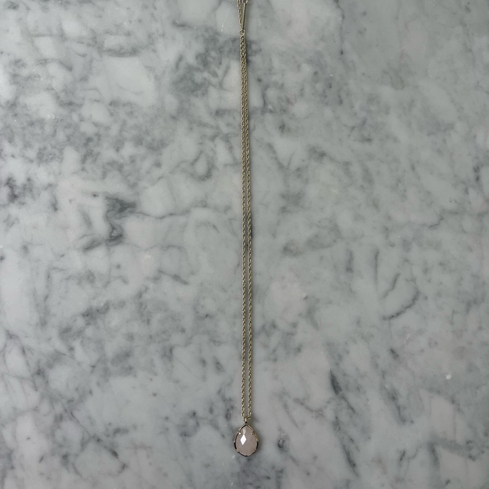 Kendra Scott necklace